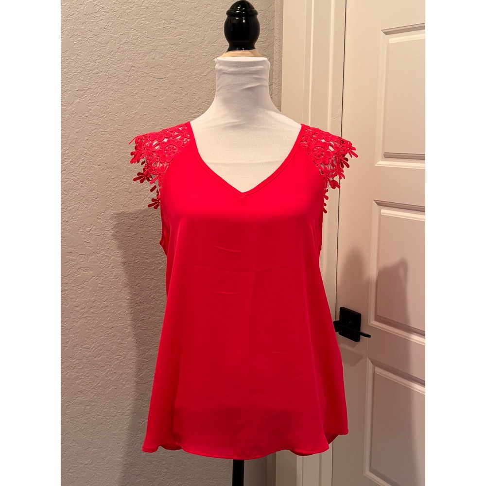 Jella C. Blouse Women‎ Size M Red Crochet Lace Shoulder V-Neck Sleeveless Top